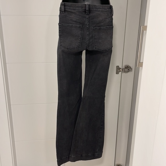 Womens FREE PEOPLE Dark washed grey Denim Jeans, Size 24 - Picture 2 of 2